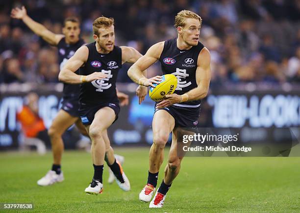 Sam Kerridge of the Blues looks upfield during the round 11 AFL match between the Carlton Blues and the Brisbane Lions at Etihad Stadium on June 4,...