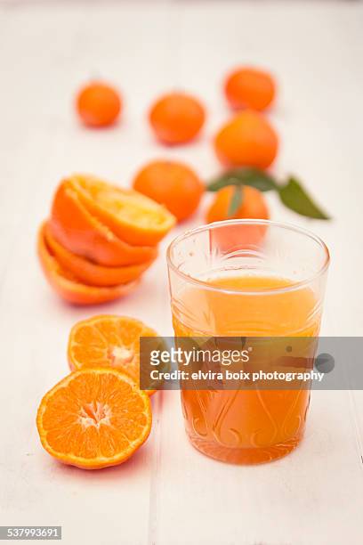 freshly squeezed orange juice - naranjas stock pictures, royalty-free photos & images