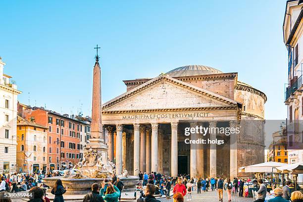 piazza della rotonda in rom, italien - pantheon stock-fotos und bilder