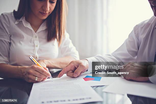 contract signing - signature school presentation stock pictures, royalty-free photos & images