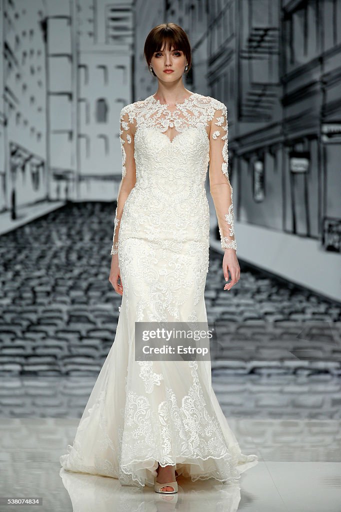 Justin Alexander - Catwalk - Barcelona Bridal Week 2016 - Day 3