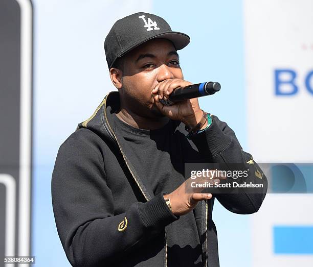 Genesis Lago Rapper Dominique Cole Photos and Premium High Res Pictures - Getty Images