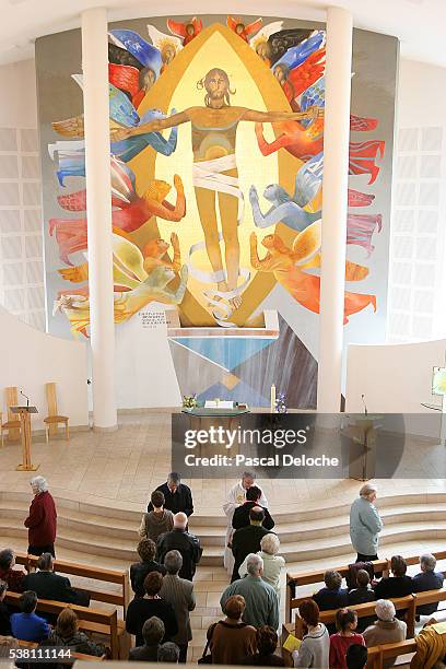 Communion Congregation 356 Congregation Of The Blessed Sacrament Stock Photos, High-Res ...