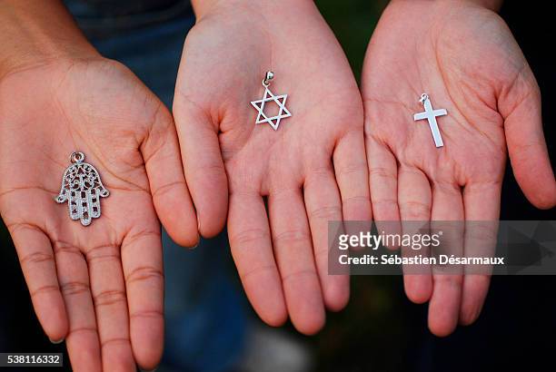 symbols of the three monotheistic religions - religion stock-fotos und bilder