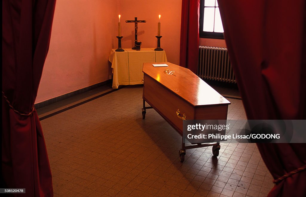 Funeral Chapel in Hospital in Paris