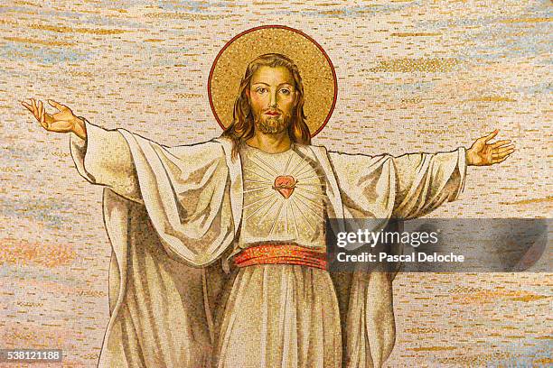 mosaic of jesus christ - halo photos et images de collection