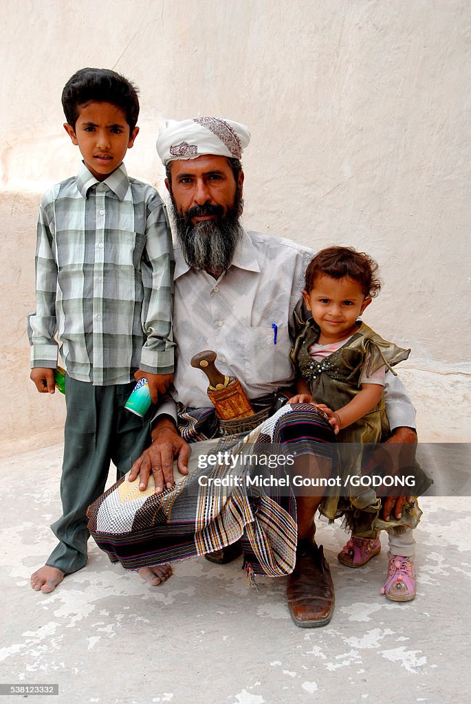 Yemenis Father and Children
