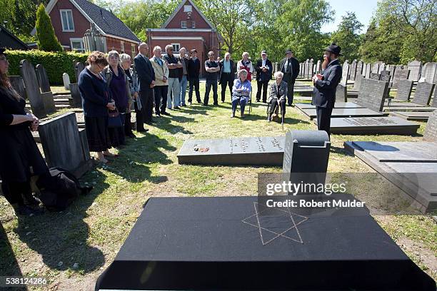 meeting in a jewish graveyard - jewish funeral stock pictures, royalty-free photos & images