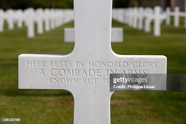 american cemetery at omaha beach - normandy stock pictures, royalty-free photos & images