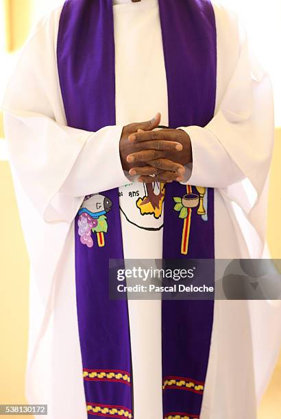 african priest - priest stock pictures, royalty-free photos & images