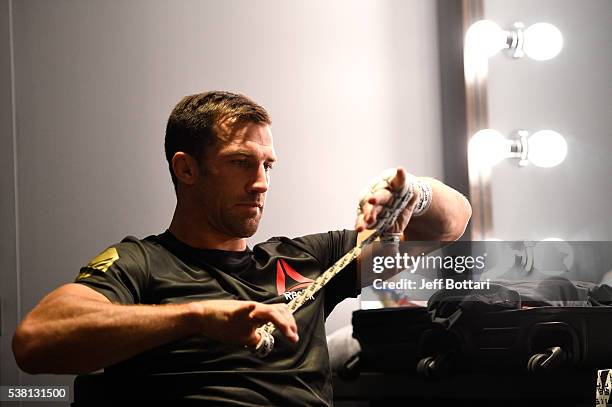 Luke Rockhold prepares for his fight against Michael Bisping during the UFC 199 event at The Forum on June 4, 2016 in Inglewood, California.