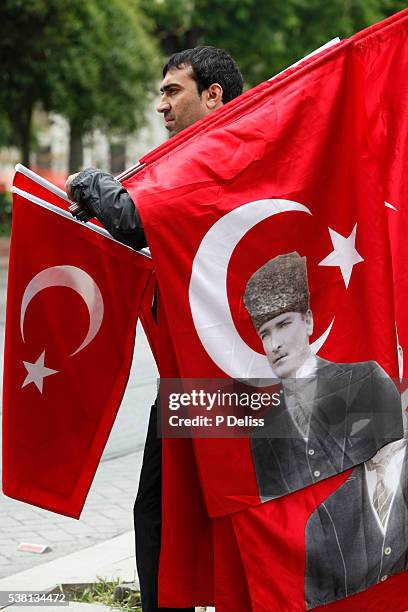 man selling turkish flags - crescent moon and star flag stock pictures, royalty-free photos & images