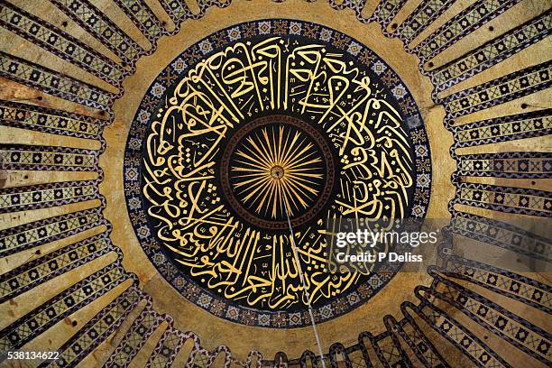 hagia sophia museum ceiling decoration - islamismo imagens e fotografias de stock