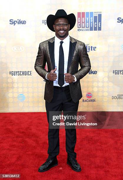 Honoree Von Miller attends Spike TV's 'Guys Choice 2016' at Sony Pictures Studios on June 4, 2016 in Culver City, California.