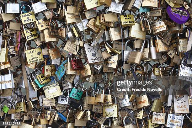 Israeli Padlocks 7,894 Lovelock Stock Photos, High-Res Pictures, and Images - Getty Images