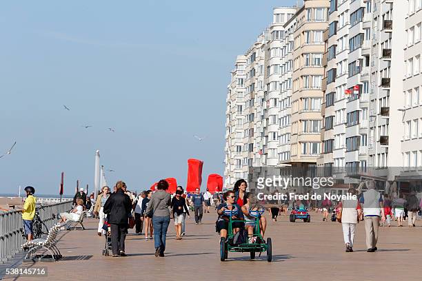 seaside promenade. - beach of ostende foto e immagini stock