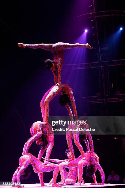 79 Human Pyramid Acrobat Stock Photos, High-Res Pictures, and Images ...