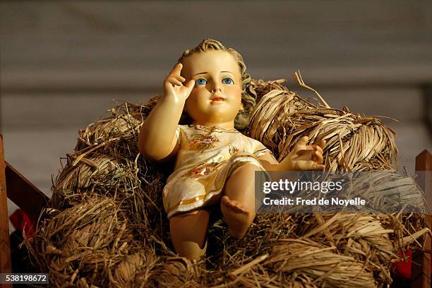 christmas crib. jesus. - jesus christ christmas stock pictures, royalty-free photos & images