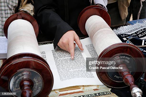 bar mitzvah at the western wall in jerusalem. - bar mitzvah stock pictures, royalty-free photos & images