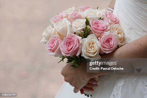 bride's bouquet - wedding bouquet stock pictures, royalty-free photos & images