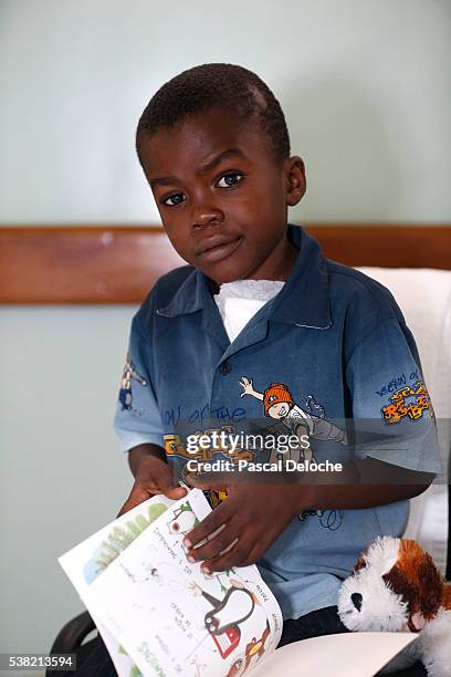 african boy. - コンゴ共和国 ストックフォトと画像