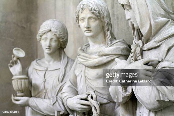 the entombment of christ. 16th century. statues of mary magdalene, st-john, virgin mary. - mary magdalene stock-fotos und bilder