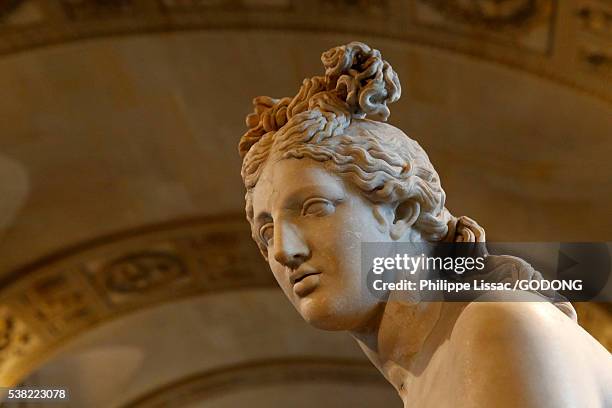 louvre museum. paris. aphrodite of the type known as "capitol". second century ad. marble. detail. - 女神アフロディーテ ストックフォトと画像