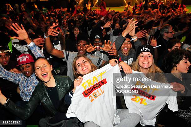 lourdes sanctuary. annual gathering of the frat members, the young christians of ile-de-france province. - frat boy stock-fotos und bilder