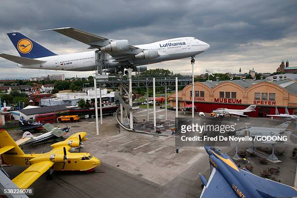 the technik museum speyer. boeing 747. - boeing 747 interior stock pictures, royalty-free photos & images
