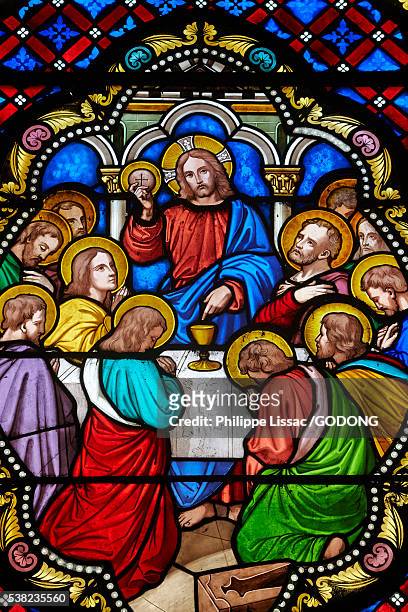 saint vincent's cathedral, chalon sur saone. stained glass : the last supper. - religious illustration fotografías e imágenes de stock