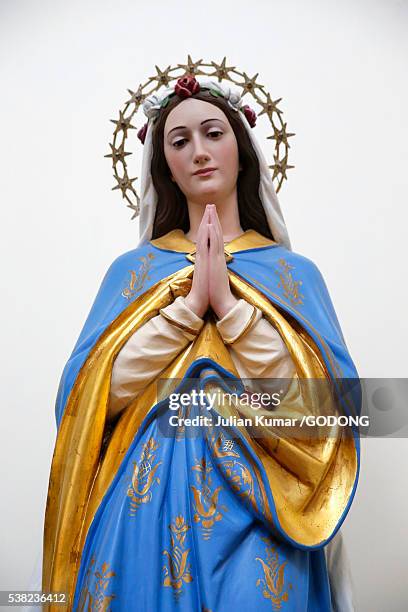 virgin mary statue in st. andrea's church, andrano, puglia. - christian spirituality stock pictures, royalty-free photos & images
