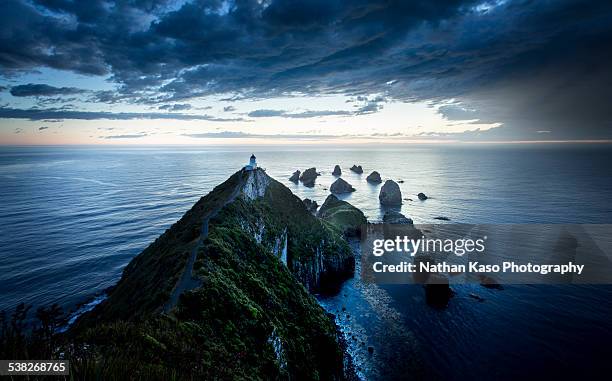 nugget point storm - nugget point imagens e fotografias de stock