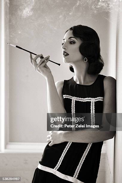 timeless beauty - 20s stockfoto's en -beelden