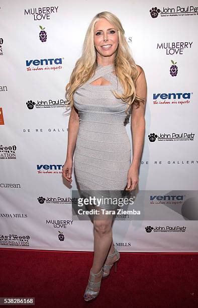 Actress Michelle Harris attends the 2nd Annual Art for Animals Fundraiser Evening For Eastwood Ranch Foundation at De Re Gallery on June 4, 2016 in...