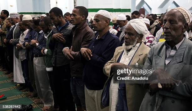 Anwar Mosque 187 Grand Anwar Mosque Stock Photos, High-Res Pictures, and Images ...