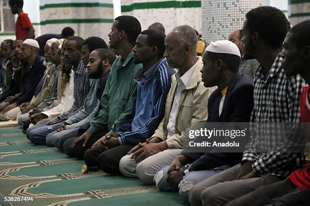 Anwar Mosque Grand Anwar Mosque Photos and Premium High Res Pictures - Getty Images