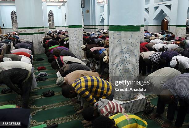 Anwar Mosque 187 Grand Anwar Mosque Stock Photos, High-Res Pictures, and Images ...
