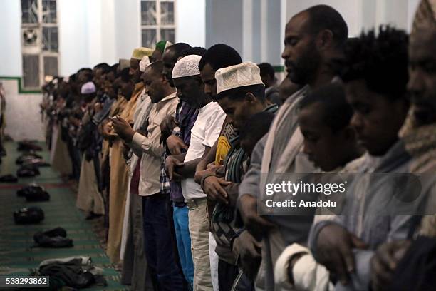 Anwar Mosque 187 Grand Anwar Mosque Stock Photos, High-Res Pictures, and Images ...