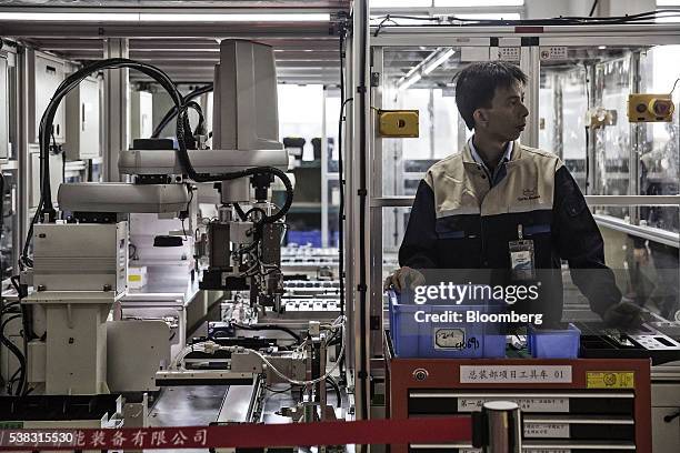 Nike And Factory Photos and Premium High Res Pictures - Getty Images