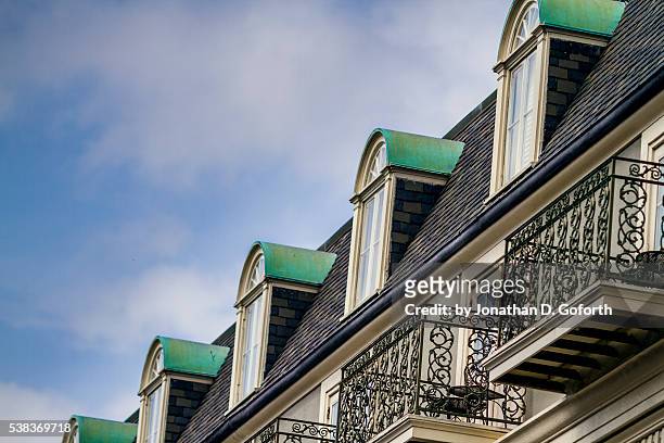 french quarter balcony - new orleans architecture stock pictures, royalty-free photos & images