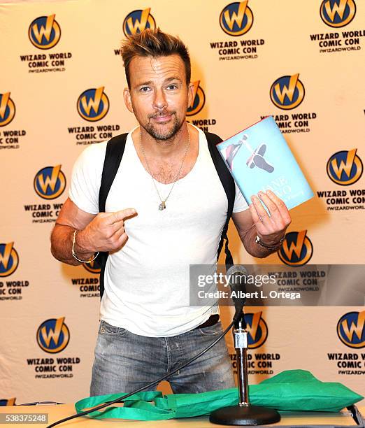Actor Sean Patrick Flannery on day 4 of Wizard World Comic Con Philadelphia 2016 held at Pennsylvania Convention Center on June 5, 2016 in...