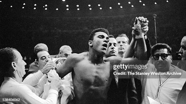 Archie Boxers Archie Moore Boxer Photos Photos and Premium High Res Pictures - Getty ...