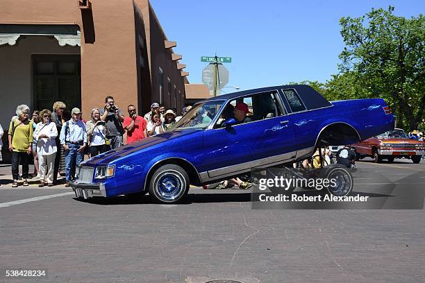 Low Ridere Lowrider Hydraulic Photos and Premium High Res Pictures - Getty Images