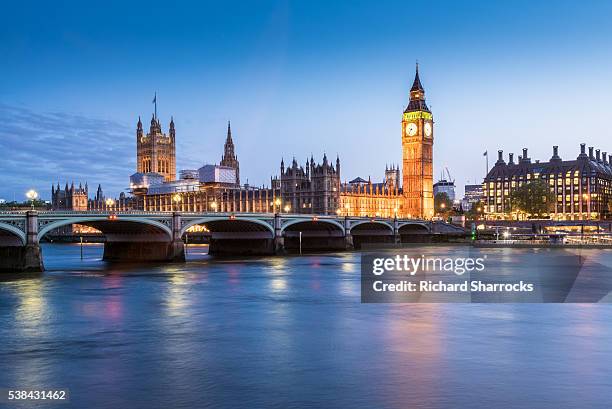 houses of parliament and westminster bridge at dusk - big ben london stock pictures, royalty-free photos & images