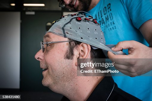 Experiment with Brain-Computer Interface (BCI) in neuroscience laboratory Experiment with Brain-Computer Interface (BCI) in neuroscience laboratory