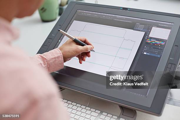 creative working with digtal pen on screen - graphic designer stockfoto's en -beelden