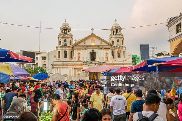 quiapo kirche in manila, philippinen - manila philippinen stock-fotos und bilder