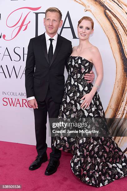 Designer Paul Andrew and actress Jessica Chastain attend the 2016 CFDA Fashion Awards at the Hammerstein Ballroom on June 6, 2016 in New York City.