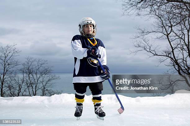 hockey girl portrait - hockey su ghiaccio foto e immagini stock