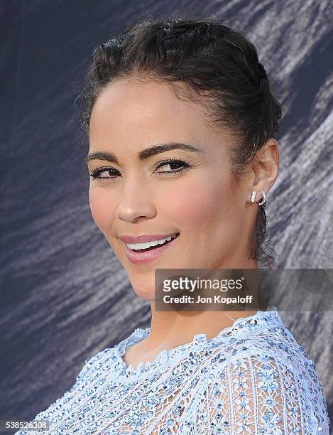 Actress Paula Patton arrives at the Los Angeles Premiere "Warcraft" at TCL Chinese Theatre IMAX on June 6, 2016 in Hollywood, California.